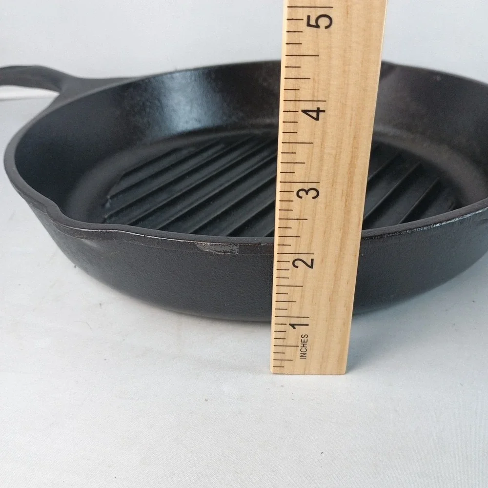 Vintage Lodge Cast Iron Skillet Griddle Broiler Fryer Pan Dual Spout 11